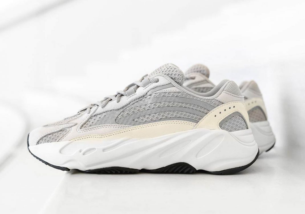 Yeezy boost 700 on sale bianche