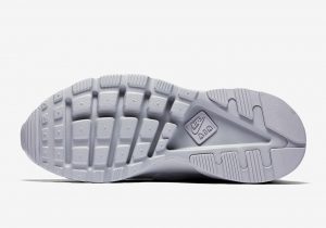 nike-huarache-ultra-premium-se-2- grey