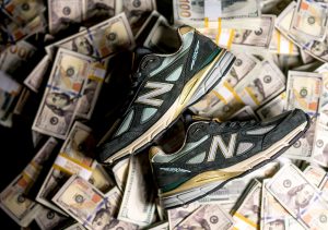 new-balance-990v4-benjamin-bread