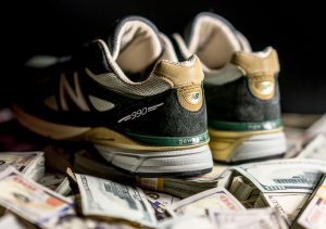 new-balance-990v4-benjamin-bread