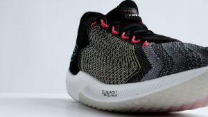 new-balance-fuelcell-rebel-negro-multicolor