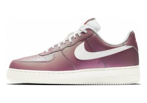 Nike Air Force 1 07 LV8 Red