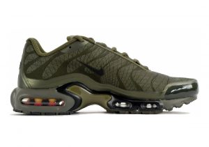 Nike Air Max Plus medium olvie black 200