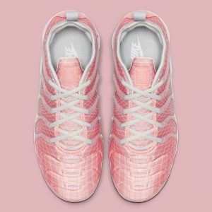 Coral vapormax plus deals