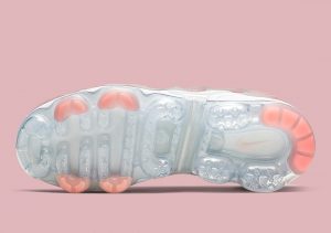 Nike Vapormax Plus Pink