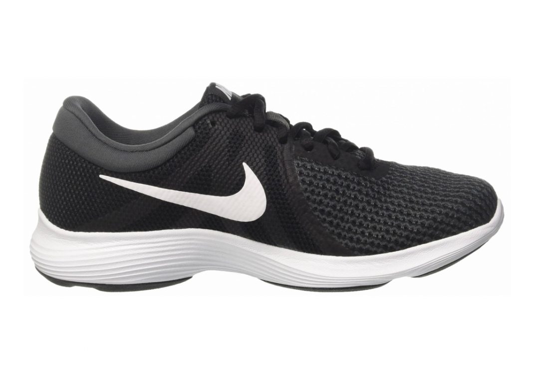 Nike Revolution 4 Black/White