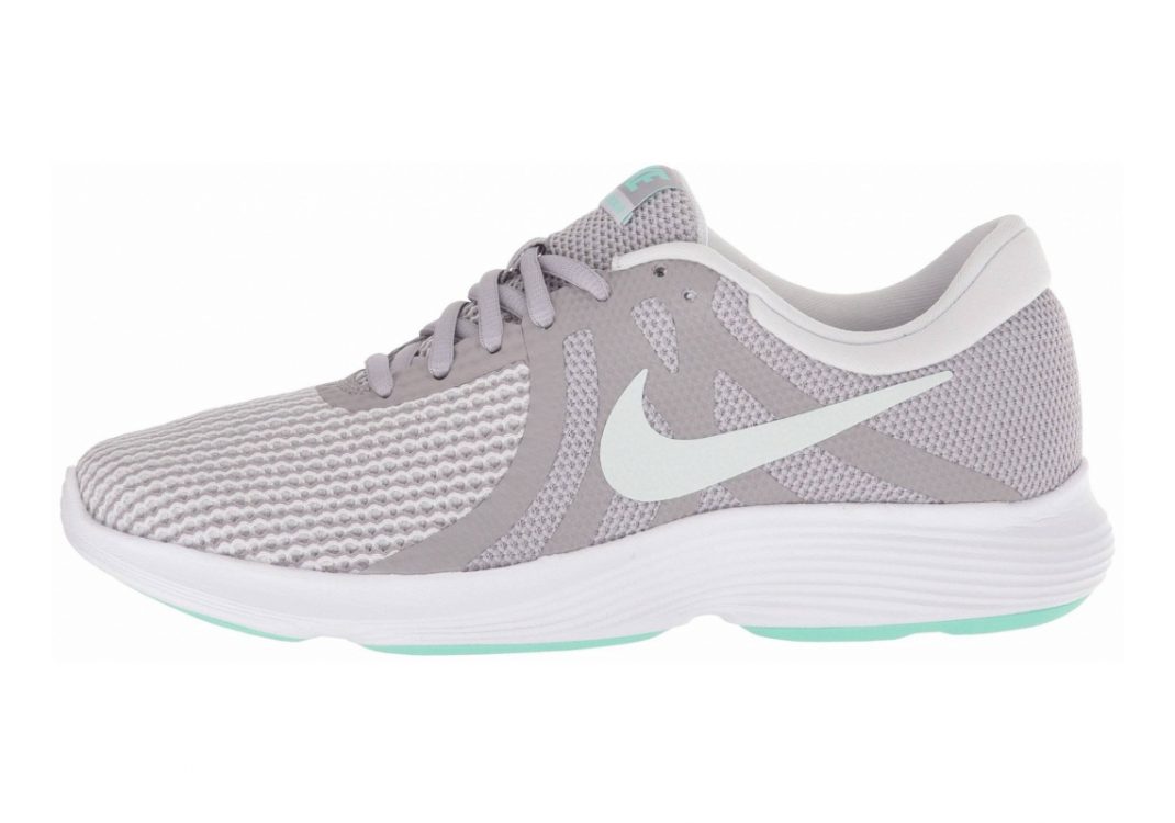 Nike Revolution 4 Grey