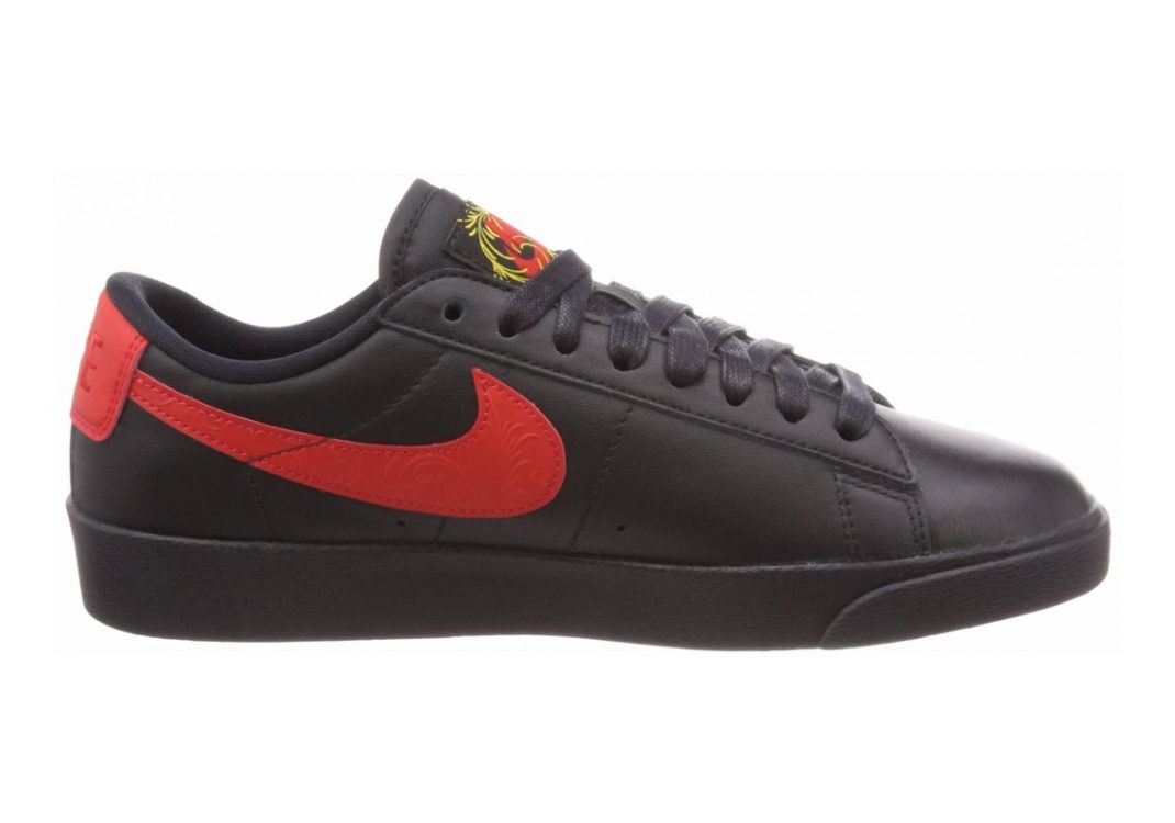 Nike blazer low black and outlet red