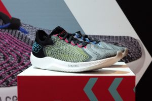 new-balance-fuelcell-rebel-negro-multicolor