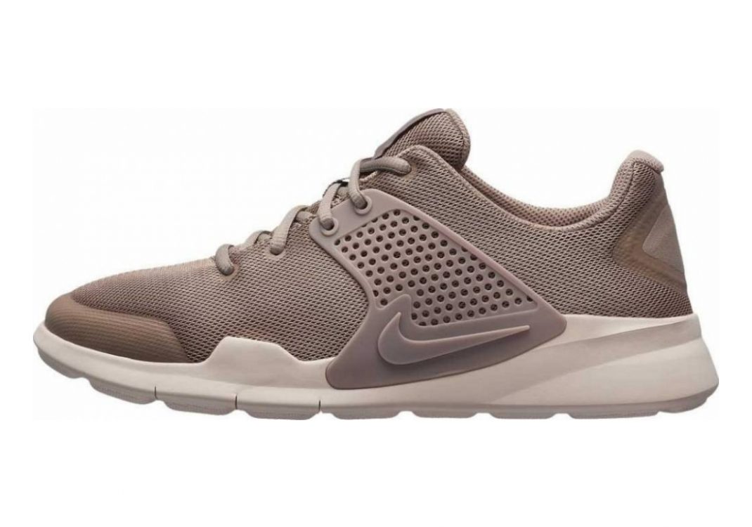 Nike Arrowz Beige