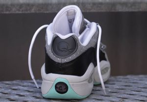 Reebok Questions low R13 Black Tar/Carbon Mint