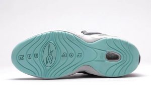 Reebok Questions low R13 Black Tar/Carbon Mint