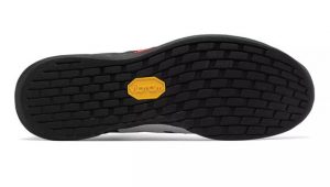 New Balance Minimus Prevail Black/Pink