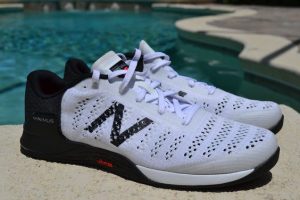 New Balance Minimus Prevail Black/White