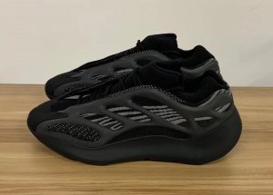 Adidas Yeezy 700 V3 Black