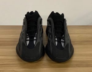Adidas Yeezy 700 V3 Black