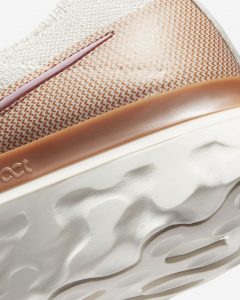 Nike React Infinity Run Flyknit Sail/Copper Metallic/Whit/Light Arctic Pink