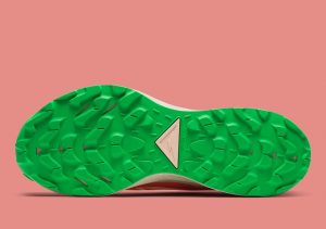 Nike Pegasus Trail 2 Kumquat/Black/Atomic Pink/Crimson Tint