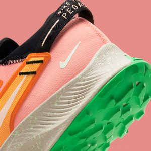 Nike Pegasus Trail 2 Kumquat/Black/Atomic Pink/Crimson Tint