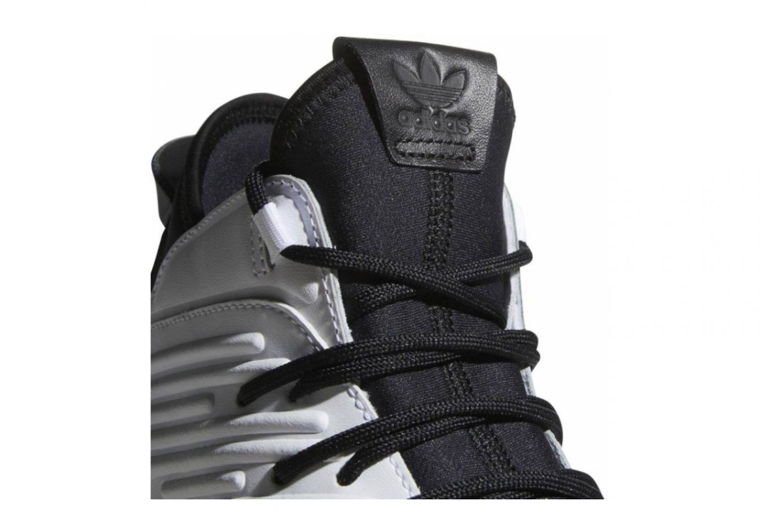 Footwear White / Core Black-red (AQ0320)