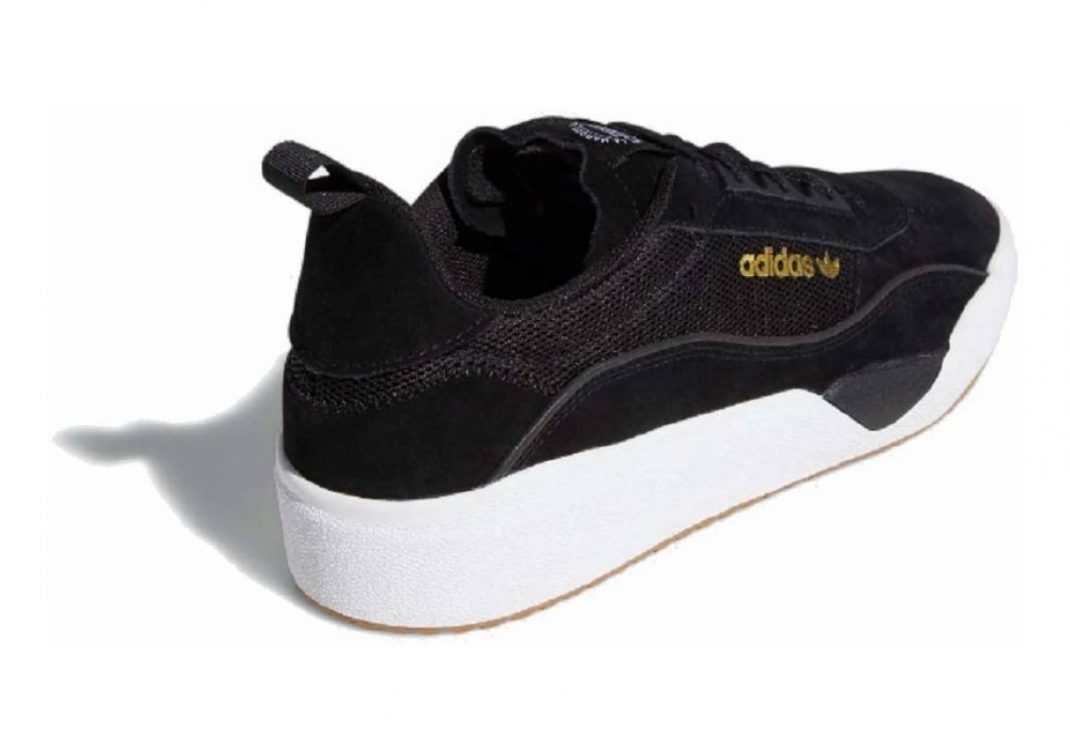 Core Black Ftwr White Gum4 (EE6111)