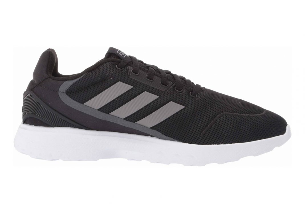 Core Black / Dove Grey / Grey Six (EG3693)