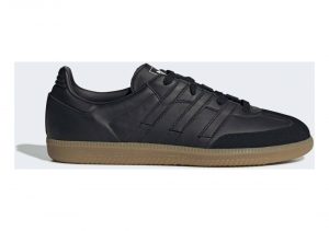 Core Black / Core Black / Gum (BD7535)