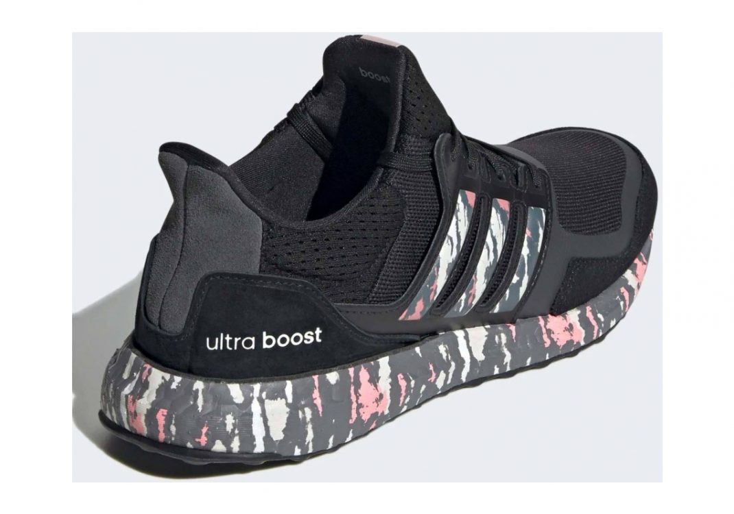 Black/Glow Pink/Grey Six (FW4908)