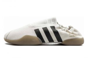 Cream White/Core Black/Gum (D98204)