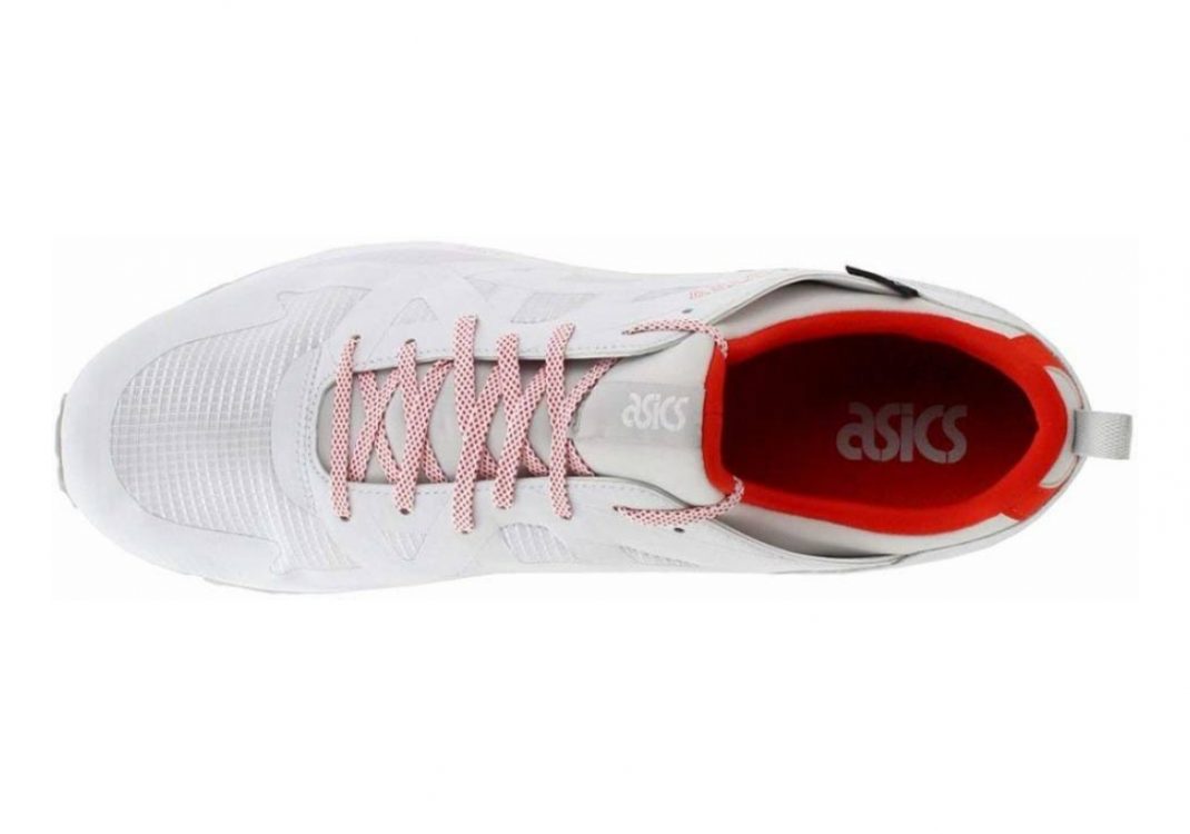 White/White (HY7J10101)