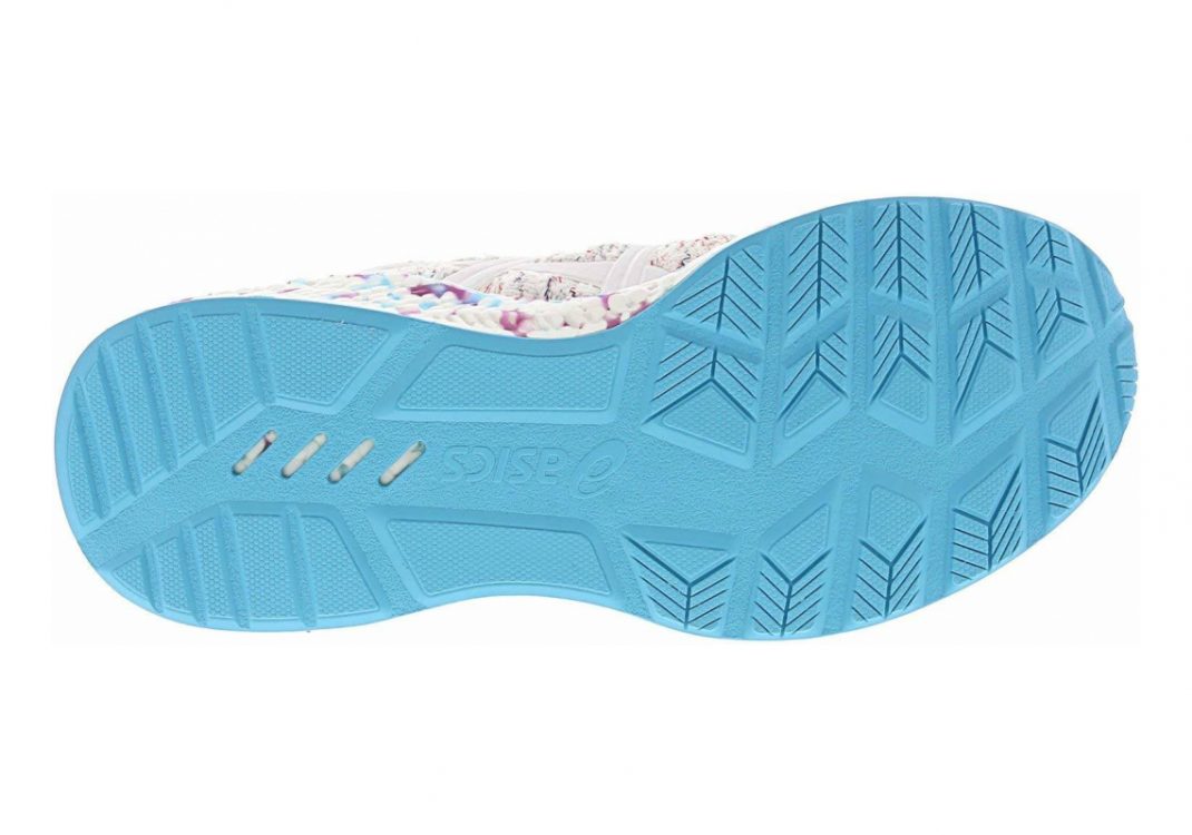 White Aquarium Orchid (T8F5N0139)