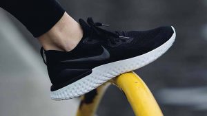 Nike Epic React Flyknit 2 Black/White