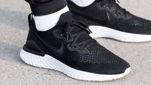 Nike Epic React Flyknit 2 Black/White