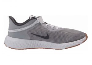 Nike Revolution 5 FlyEase - Grigio Smoke Grey Dk Smoke Grey Photon Dust Mtlc Copper Gum Med Brown (CJ9885002)