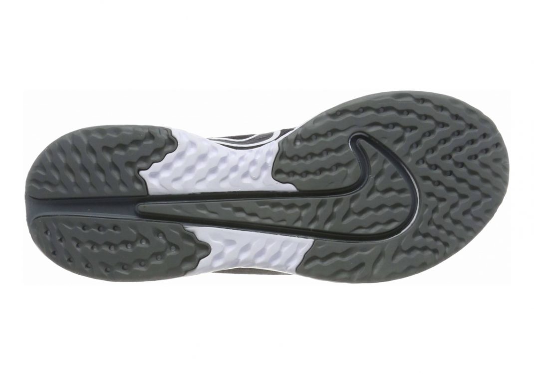 Nike Legend React 2 - 