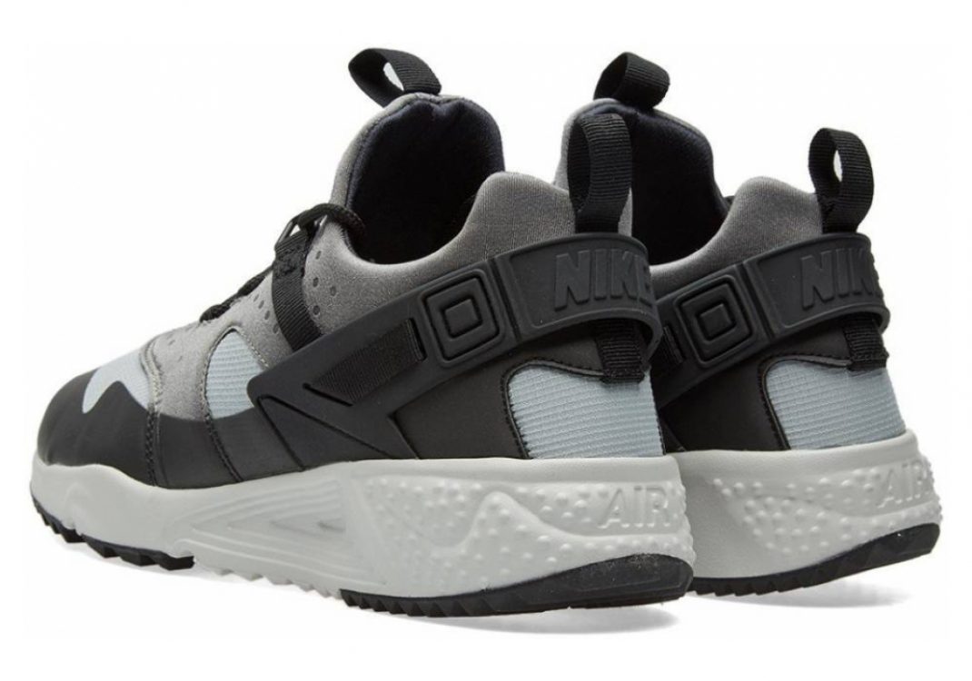 Nike huarache hotsell black utility