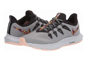 Nike Quest SE - Multicolore White Black Crimson Tint Lotus Pink 000 (BQ9267100)