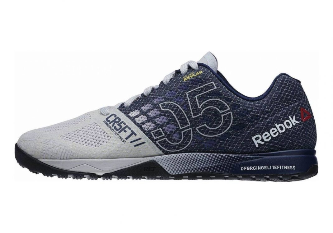 Gris / Azul / Negro (Steel/Collegiate Navy/Black) (V72410)