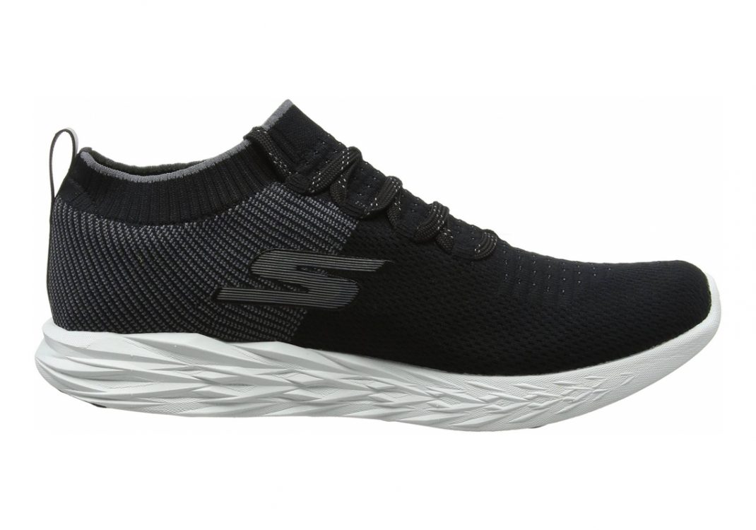 Skechers GOrun 6 - Black/White (BKW)