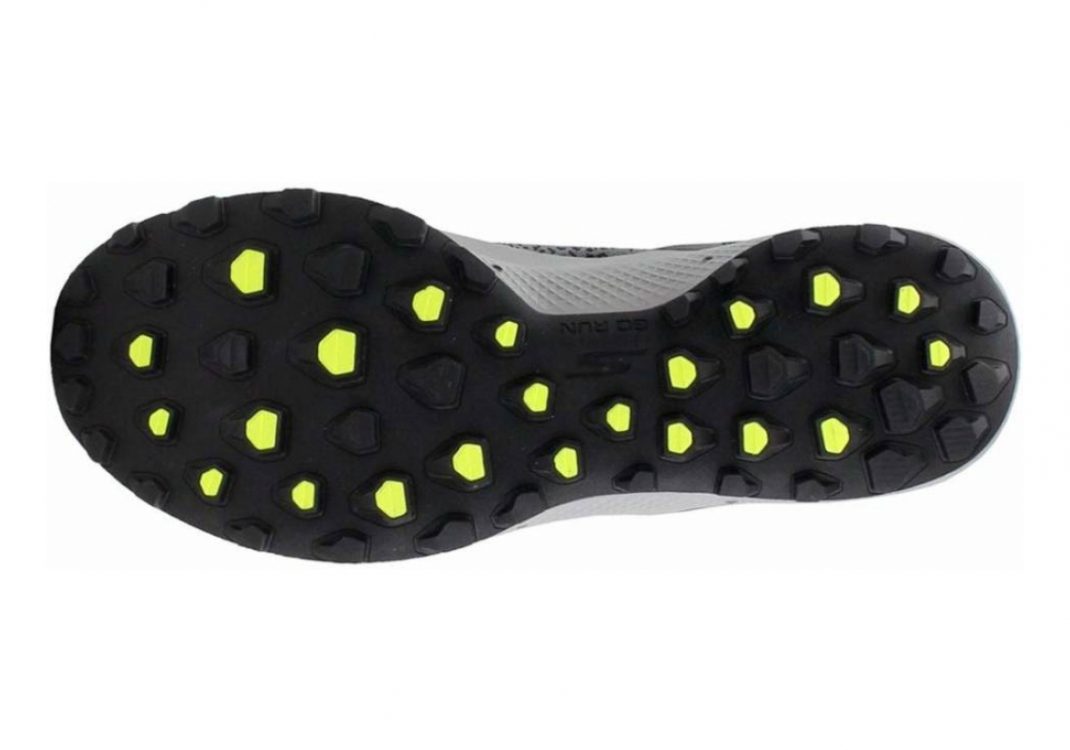 Skechers GOrun MaxTrail 5 Ultra - Carbón (CCLM)