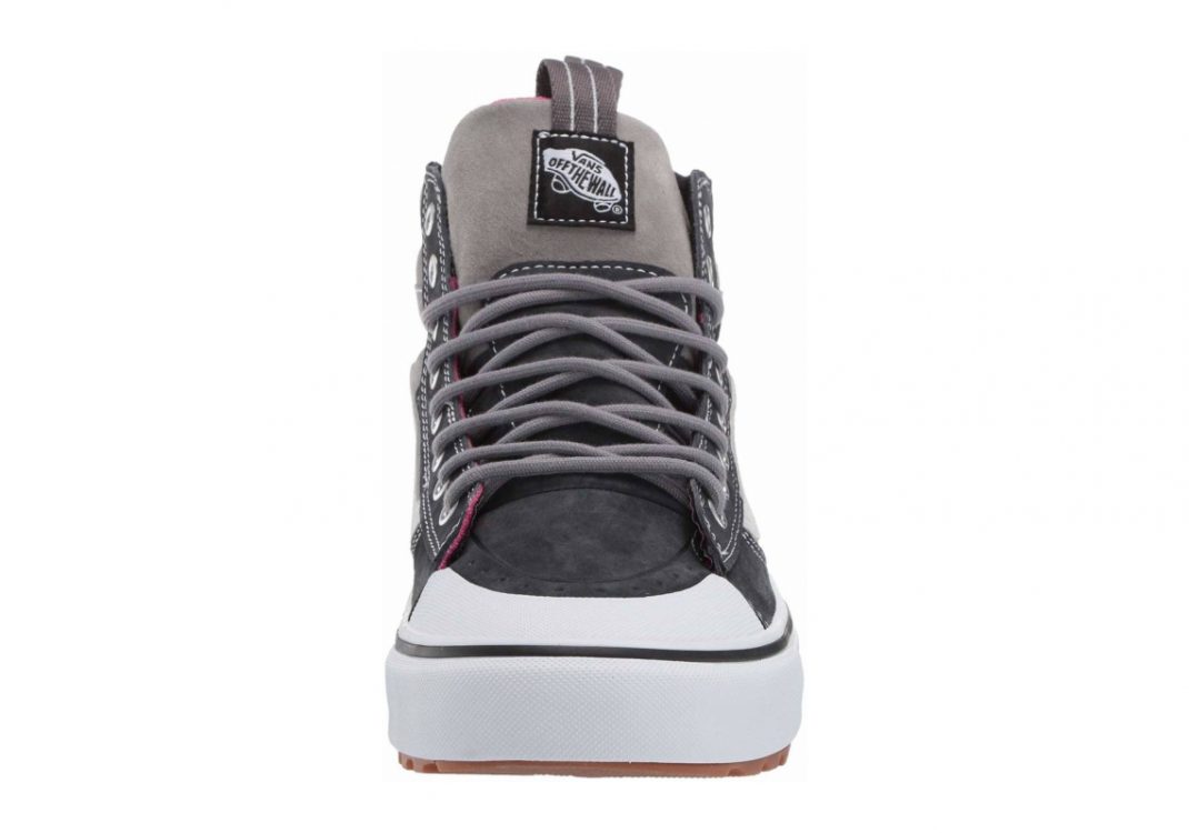 Gray / True White (VN0A4P3IXHM)