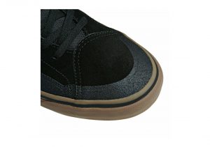 Black/Gum (VN0A3TJXB9M)