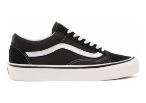 Black / True White (VN0A38G2PXC5)