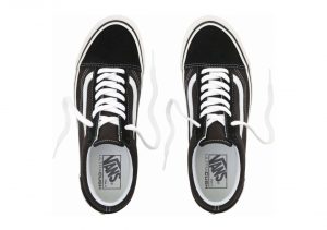 Black / True White (VN0A38G2PXC5)