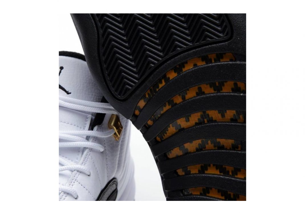 White, Black-taxi-varsity Red (130690125)