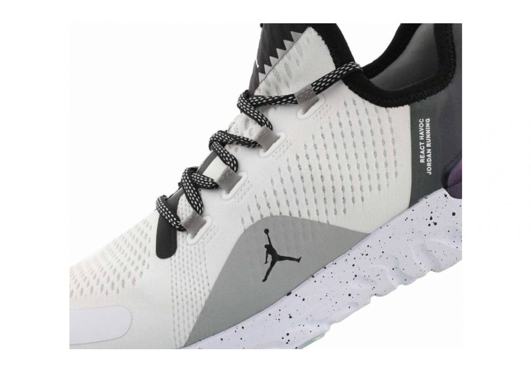 White/Black/Smoke Grey (AR8815100)