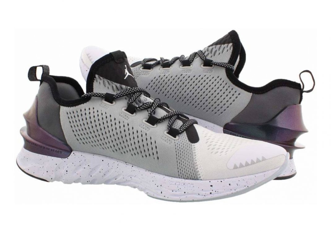 White/Black/Smoke Grey (AR8815100)