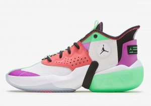 Jordan React Elevation White-Black/Hyper Violet/Flash Crimson