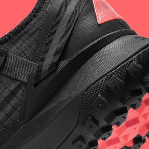 Nike ACG Mountain Fly Low 