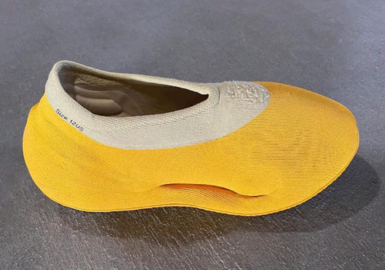 yeezy foam runner slides